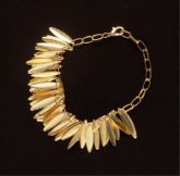 Pulseira Dourada c/ Pingentes Foscos